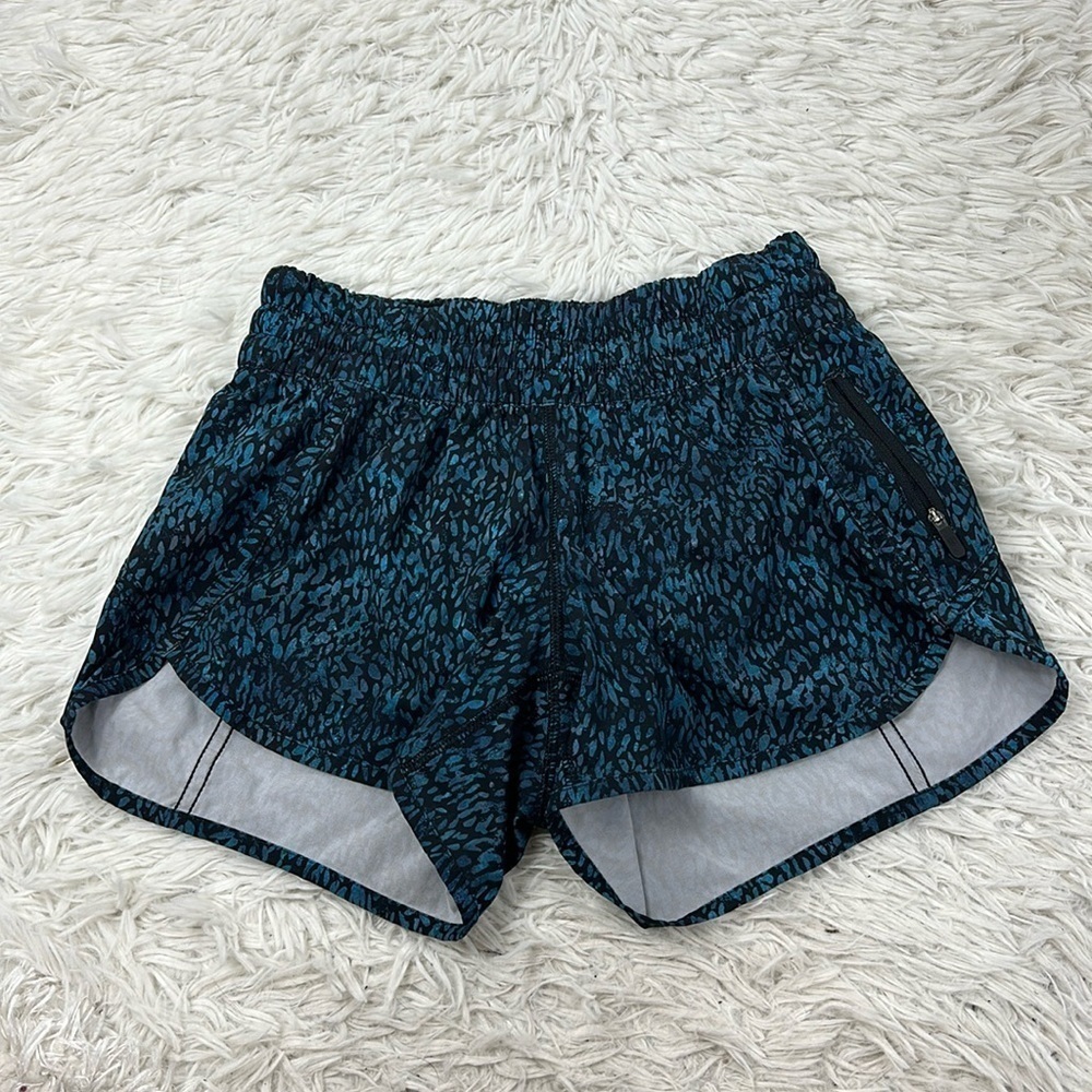 Lululemon Tracker Short V *4" Illuminate Multi Black / Black